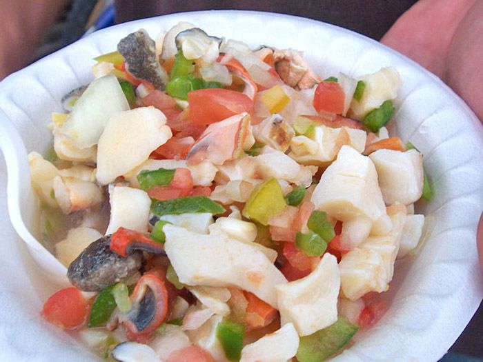 Typique des Bahamas, la salade de conques est très appréciée des habitants et des touristes