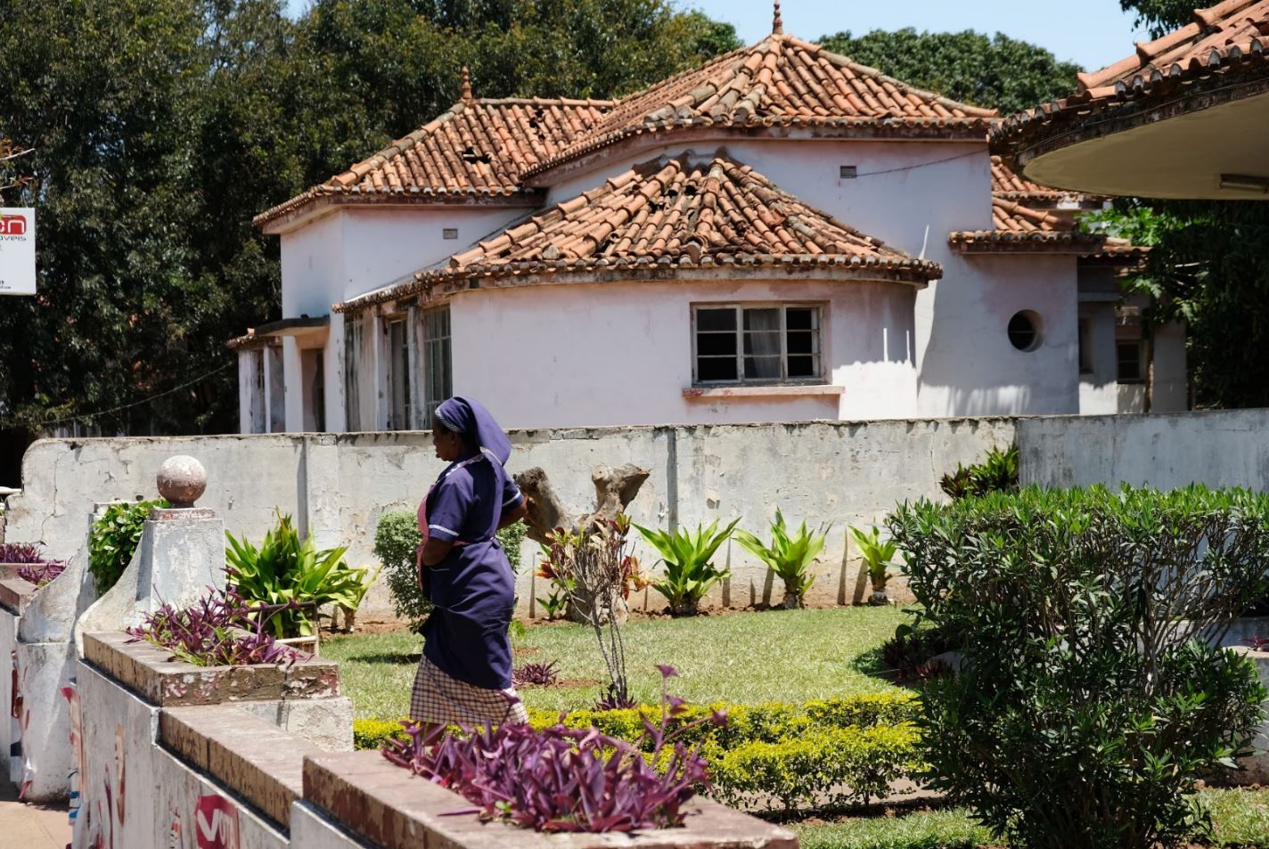 home-exchange-women-5