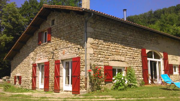 Maison de moyenne montagne, coeur de forêt