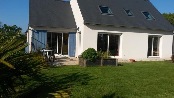 House (beach 500 m) in authentic Brittany village
