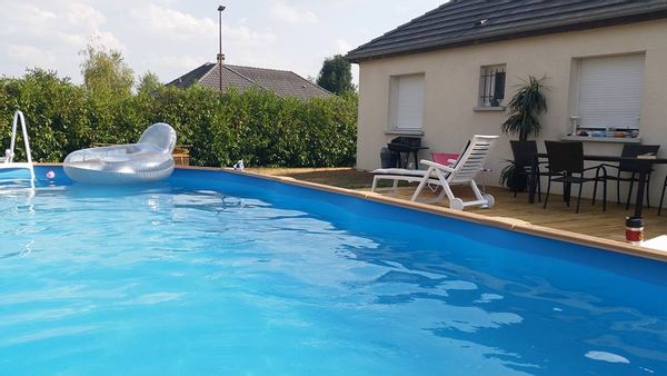 Maison à Lusigny-sur-Barse, France, village en champagne avec plage et tous commerces