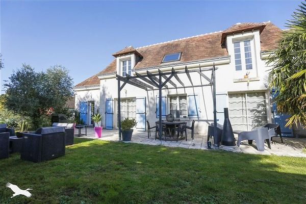 La maison aux volets bleus
