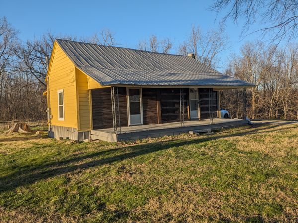Une Maison Historique dans la nature mais pres qu'une cite sophistique!!