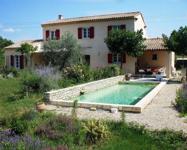 Maison tout confort avec piscine dans le Luberon.Pas d’échange  en juillet et août.Ech  GP min 5j.