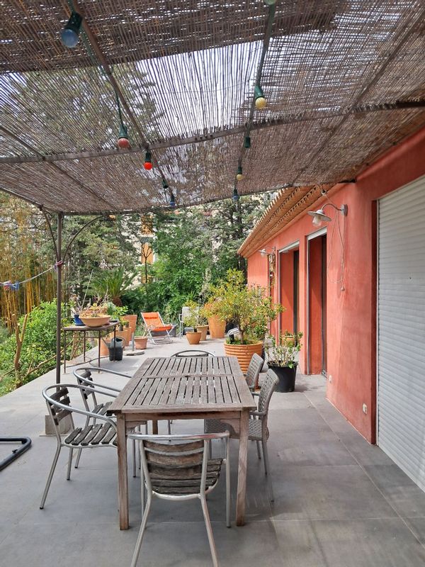 Grande maison avec jardin et piscine à Marseille