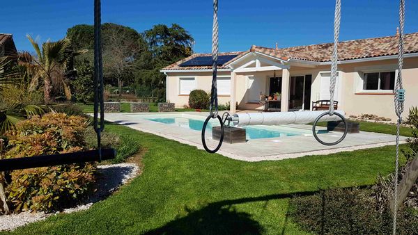 Villa in South of France, possibilities all year !