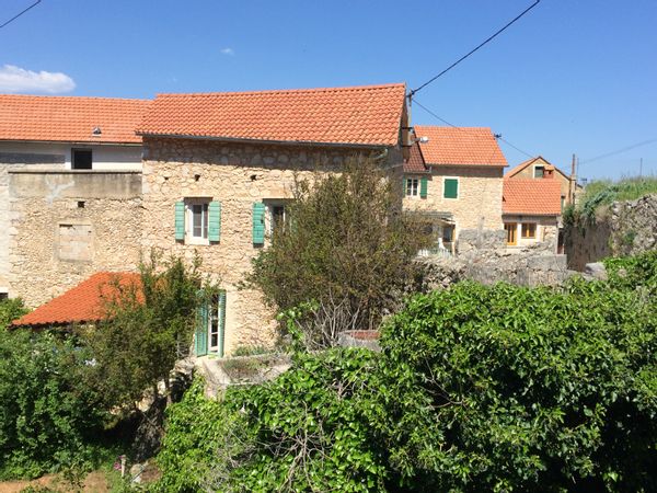 THE MANDARINA HOUSE