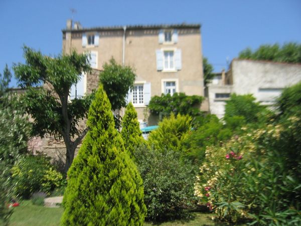 L'ancien café , historiquement c'était un café