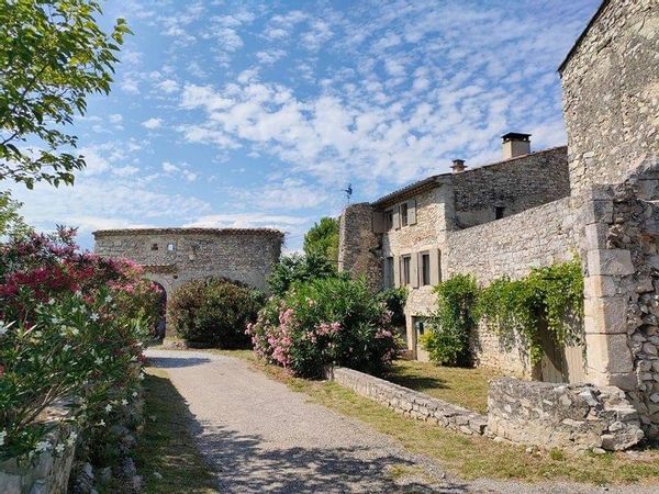 Maison ancienne en Drôme provençale