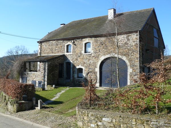 Ferme rénovée en Ardennes.