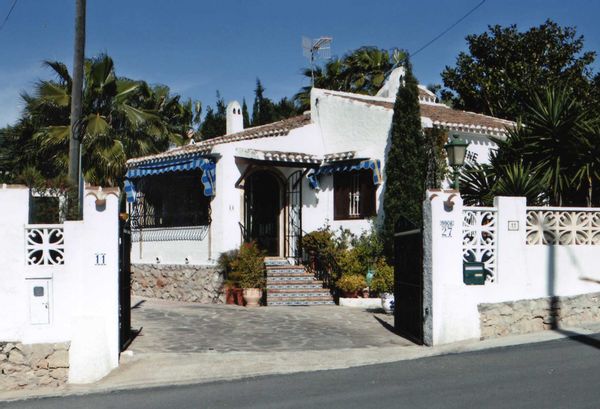 Maison avec piscine près de la mer