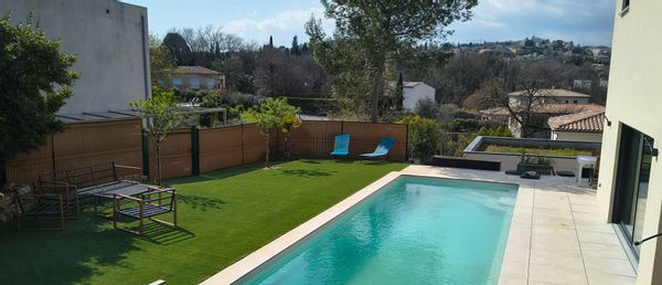 La villa de Simon&Valérie a pied du village de Valbonne, au centre de la Côte d'Azur avec piscine