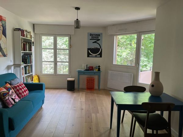 Sleeps 4,  balcony, car park, central, 3 nights min.