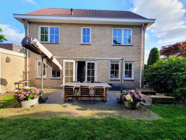 Spacious house & garden: come enjoy the Netherlands!