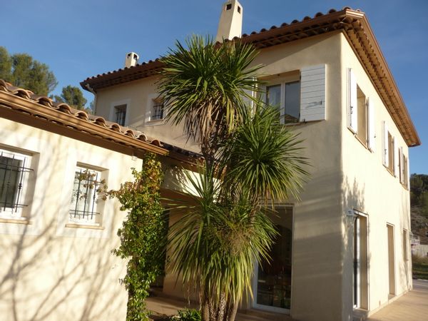 grande maison provençale  dans site protégé et classé, proche de Toulon