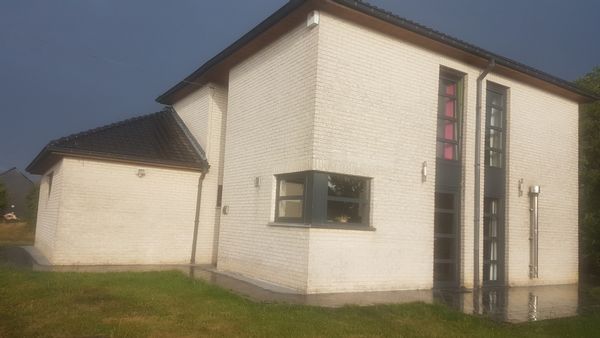 chambre dans villa avec accès a toute la maison