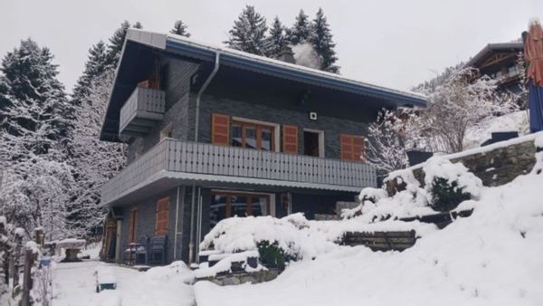 L appartement dans le  chalet  de Fanny à Chatel : station de sky frontière avec la Suisse