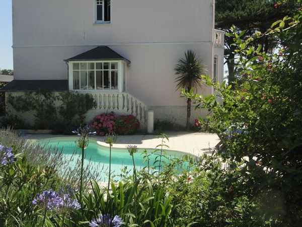 Villa balnéaire de charme à 200m d’une immense plage, piscine,Charming seaside villa,beach, pool.