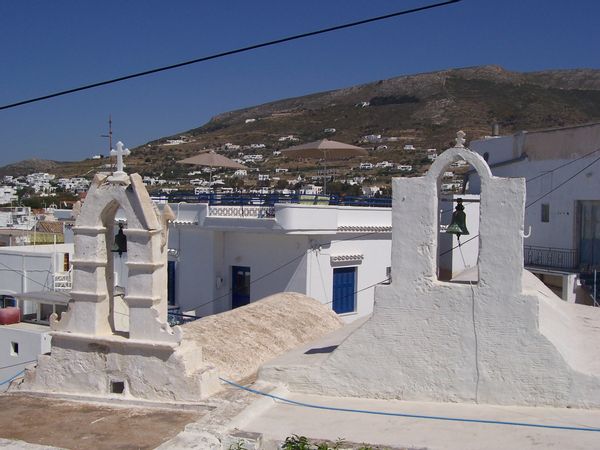 Maison cycladique kastro de Paroikia PAROS Pas d’échange avec Paris  ni GP