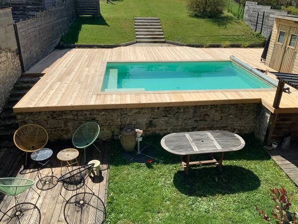 Nevers - Maison avec Jardin, Piscine chauffée avec Terrasse et 1/2 terrain de basket proche Centre Ville et commodités