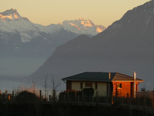 Grandvaux (Vaud, Suisse). Belle maison moderne avec vue imprenable sur le lac Léman.