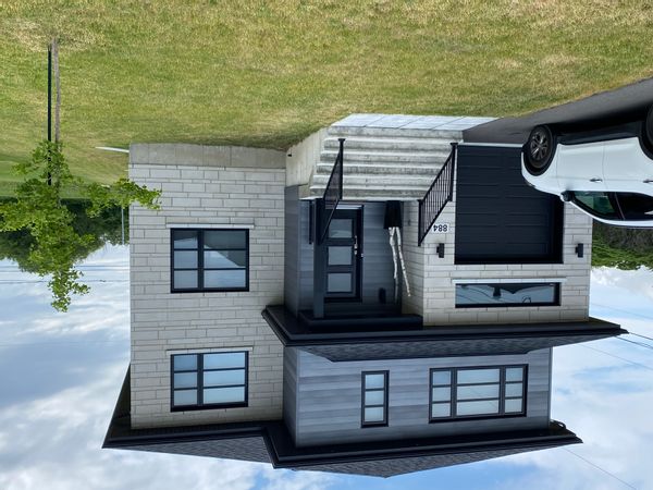 Maison de construction récente au Québec