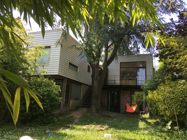 Maison d'architecte, avec jardin, à 20mn de Paris et 10mn de Versailles !