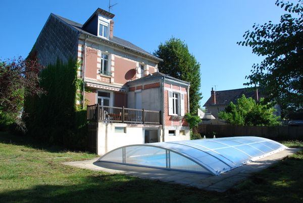 Villa familiale avec piscine, bordant l’Indre aux pieds des châteaux de la Loire/Pas d'échange en 2023