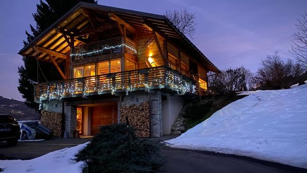 Chalet situé à Morillon - Domaine skiable du Grand Massif ; Chalet in Morillon - Ski resort Le Grand Massif.