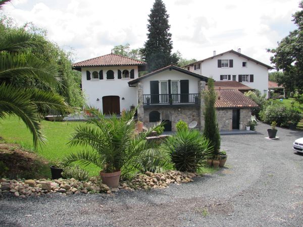 Une maison entre mer et montagne