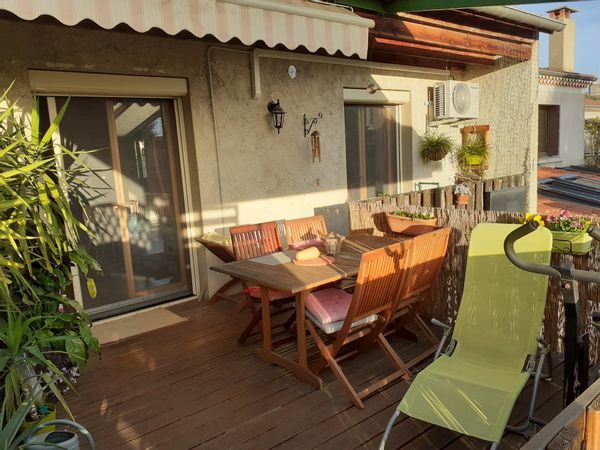 appartement ensoleillé  au premier étage d'une maison mitoyenne