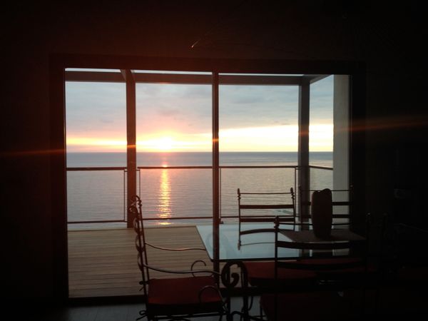 BEL APPARTEMENT 115M2 + 35 M2 TERRASSE - VUE MER - pas de disponibilités en juillet - août