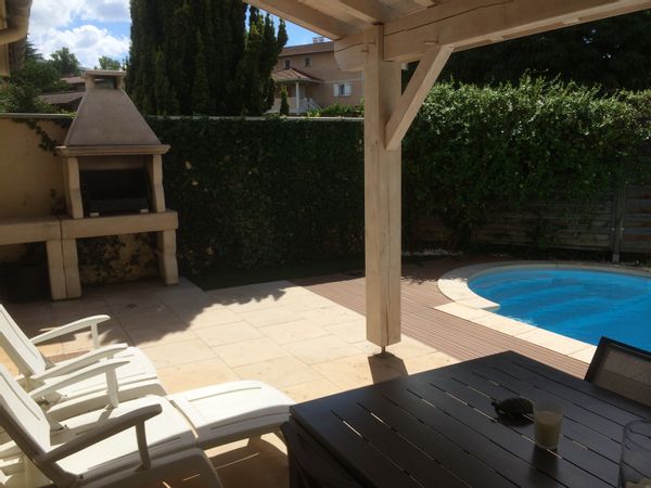 maison avec piscine et terrasse a 10mns du centre de lyon