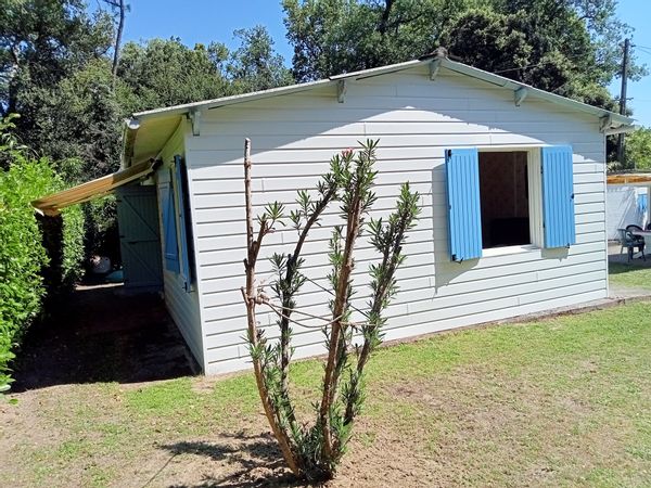La petite maison sans prétention (Attention à l'adresse :Tournez au 09  même si officiellement 17 !)