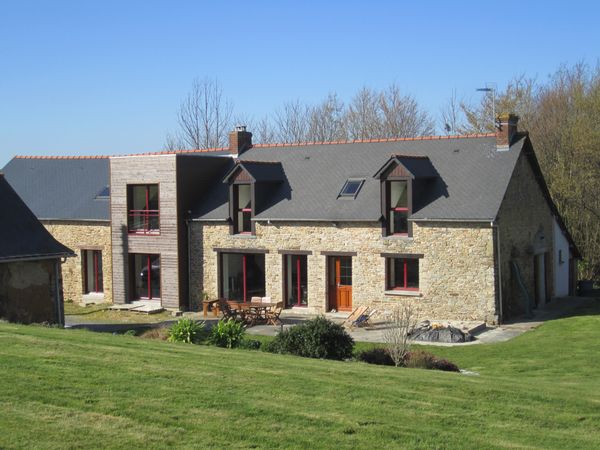 Agréable longère Bretonne, en campagne