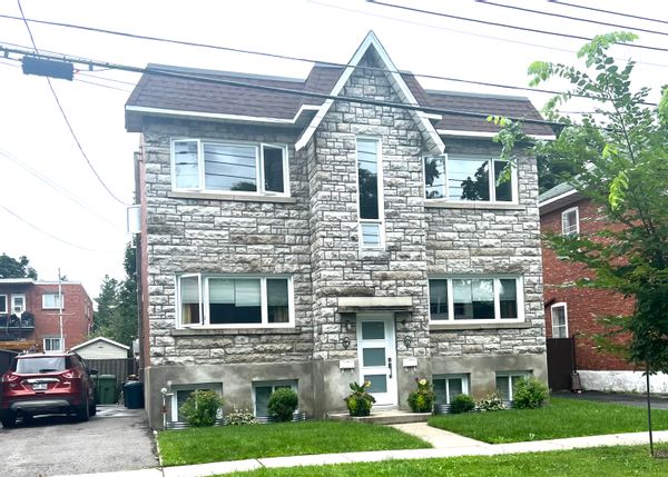Montréal: à quelques pas du fleuve - 2 chambres, jardin, piscine et voiture