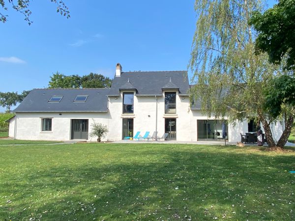 Longere aux portes de Rennes entre mer, ville et campagne !