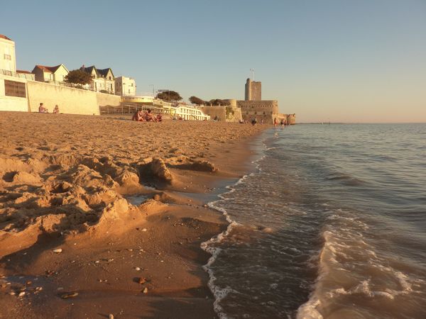 à quelques minutes de la plage et en cœur de village