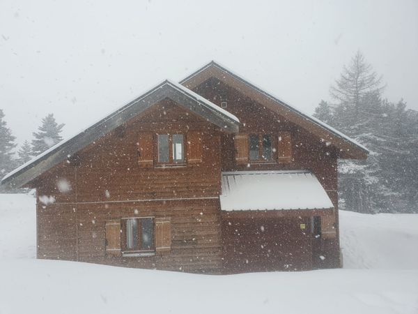 Le Chalet à la montagne dans la station de ski de la joue du loup dans le Devoluy (Super Devoluy)