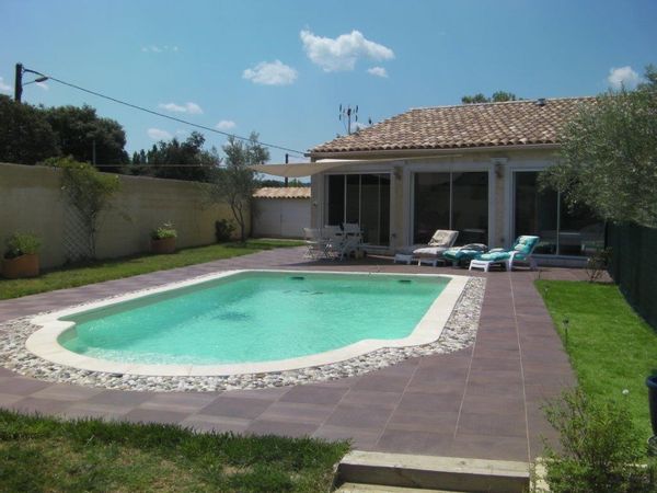 Ma maisonnette au bord de la piscine