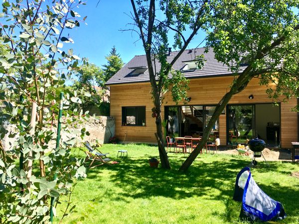 La maison en bois de Camille, Pierre, Maddie et Lucien