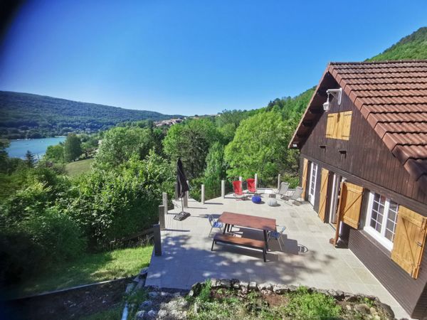 Gorges de l'Ain / Ile Chambod - Chalet familial avec terrasse et vue sur l'Ain