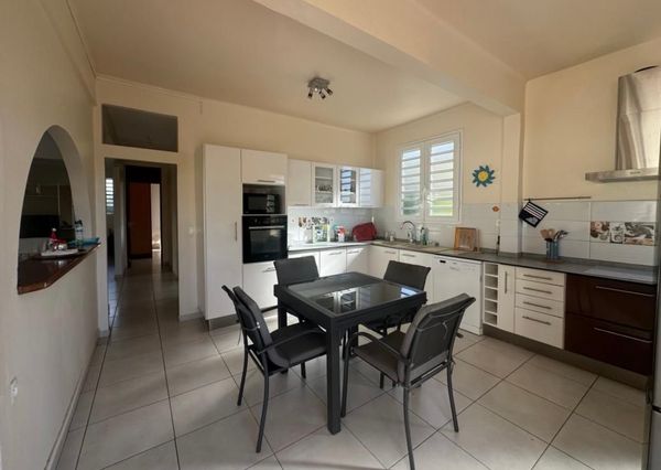 Chambres dans la villa des caneficiers