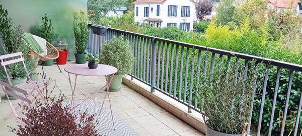 Appartement lumineux dans quartier chic et bucolique à 8 km de Paris