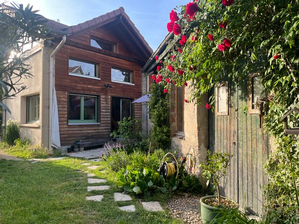 Les granges, maison nature au cœur d’une petite ville