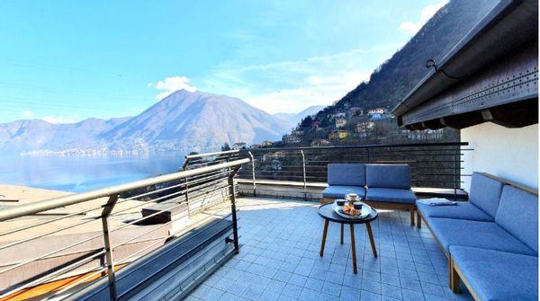 Notre grand appartement en duplex au bord du Lac de Côme (Italie)