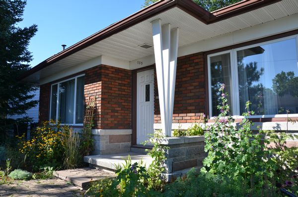 Maison familiale banlieue Montréal, ouvert aux propositions: 2024 Québec; 2025 France