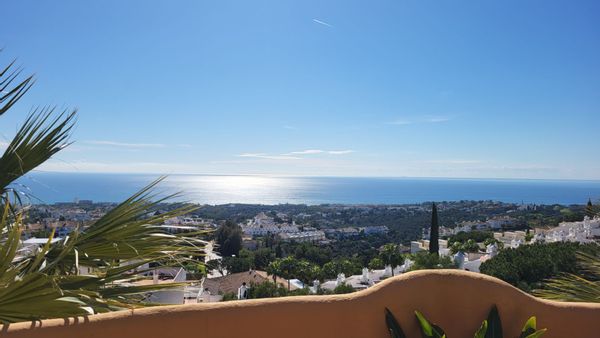 Très bel appartement à Calahonda avec vue panoramique sur la méditerranée-Région de Malaga - Espagne