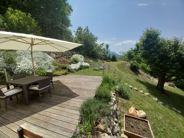 Maison entre lacs et montagnes