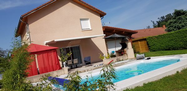 Grande maison en Isère avec piscine: montagnes, soleil, grottes et lacs. Libre fin juin, GuestPoints